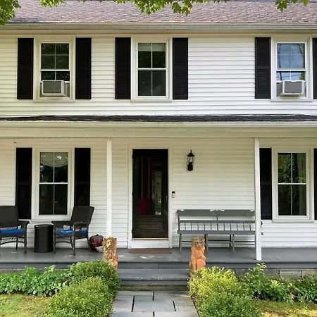 Villa Cozy Litchfield House With Fenced-In Yard And Fire Pit